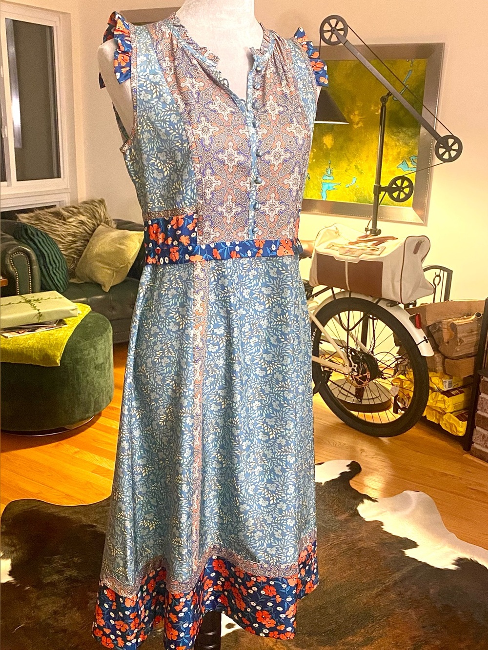 Marc Jacobs Blue Floral, Paisley Dress, w/ Cool Navy Frilled Shoulders. S 🌺
